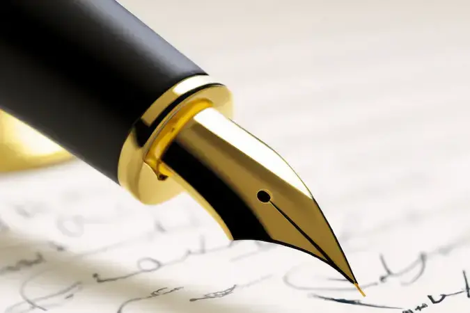 Fountain pen on a Florida vacant land contract